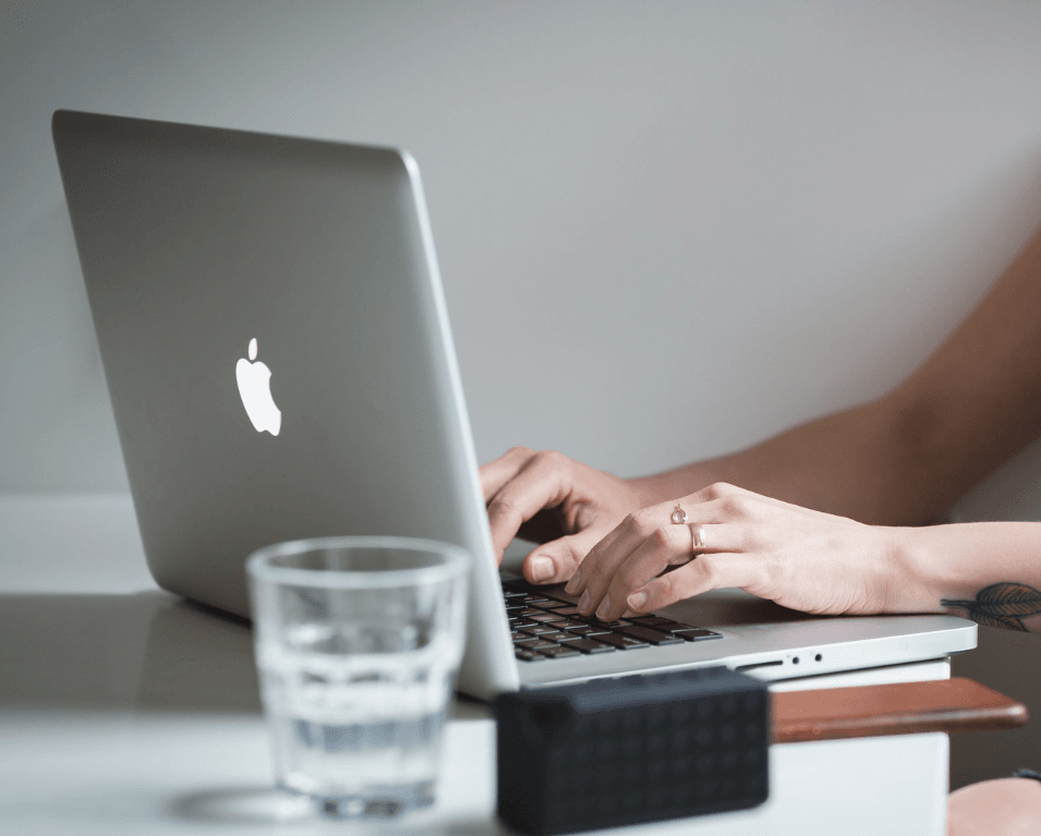 E-possivel-trocar-so-o-vidro-do-Macbook