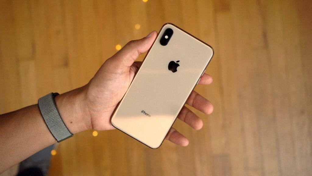 E-possivel-trocar-so-o-vidro-do-iPhone-XS