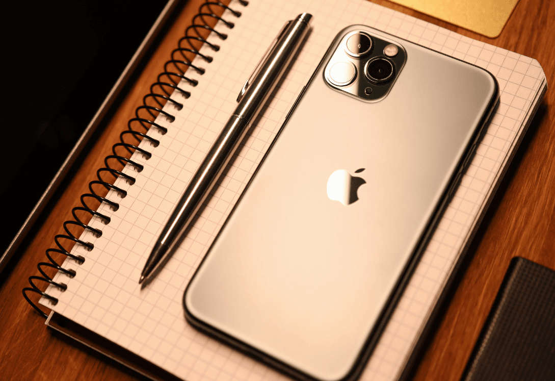 O-que-acontece-quando-quebra-o-vidro-do-iPhone-16